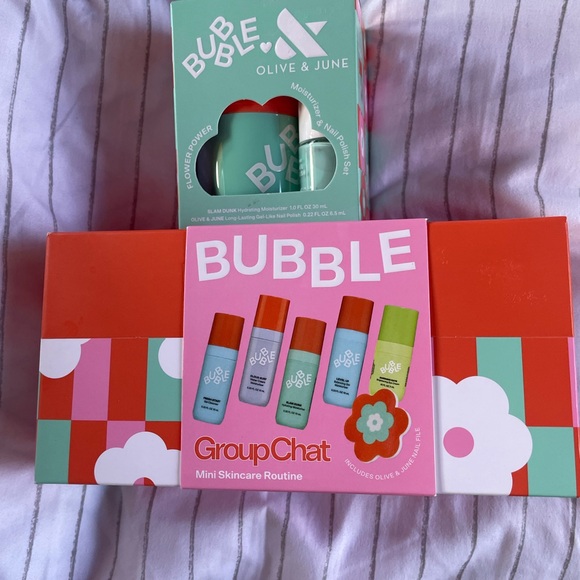 GroupChat Mini Skincare Routine Set - Picture 1 of 2